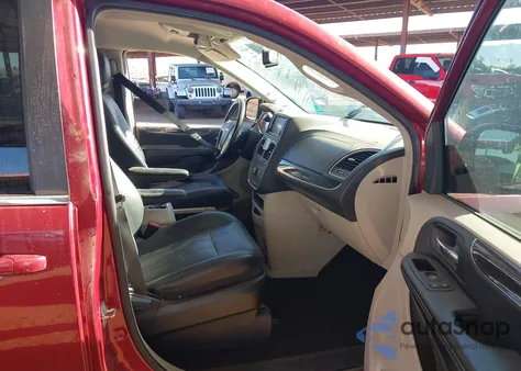 2016 Chrysler Town & Country Touring z USA, uszkodzony, nr VIN 2C4RC1BG9GR158044